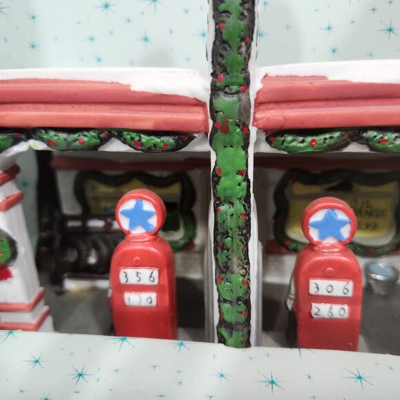 Vintage Santa's Workbench RetroVille Light up Mack's Service & Gas Station - Picture 3 of 9